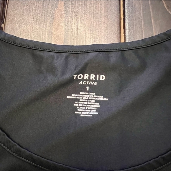 torrid | Performance Ruched Side Scoop Neck Sleeveless Active Tank - Picture 10 of 10